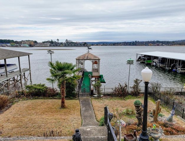 165 Pretti Point, Lake Hamilton, AR 71913