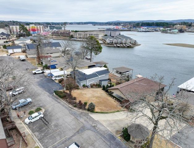 165 Pretti Point, Lake Hamilton, AR 71913