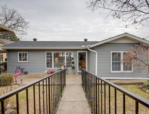 165 Pretti Point, Lake Hamilton, AR 71913