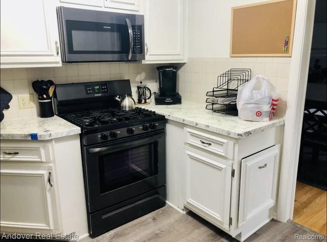 1321 N Vernon Street, Dearborn, MI 48128