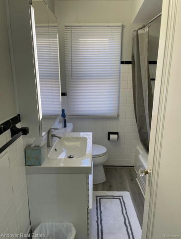 1321 N Vernon Street, Dearborn, MI 48128