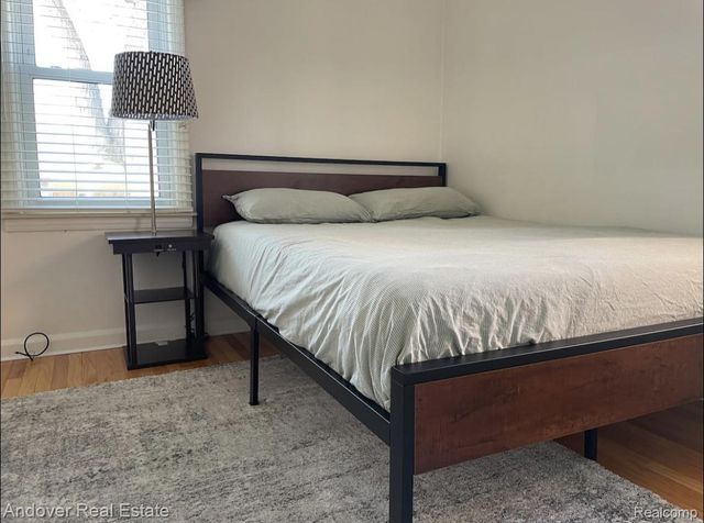 1321 N Vernon Street, Dearborn, MI 48128