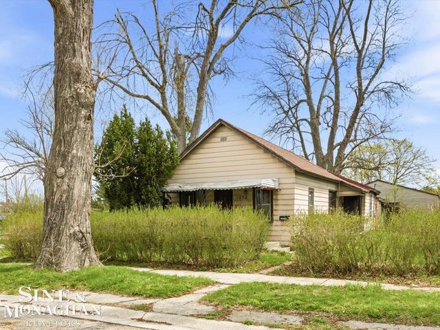 1532 Poplar Street, Port Huron, MI 48060