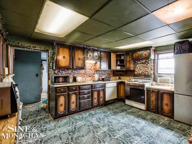 1532 Poplar Street, Port Huron, MI 48060