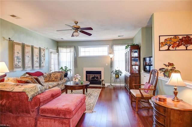 1004 Grand Oak LN, Virginia Beach, VA 23455