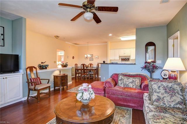 1004 Grand Oak LN, Virginia Beach, VA 23455