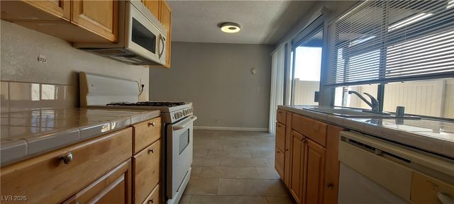 1420 Vegas Valley Drive 23, Las Vegas, NV 89169