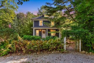 6540 Old Allegan Road, Saugatuck, MI 49453