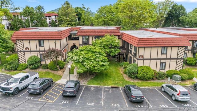 8 Loudon Drive 13, Fishkill, NY 12524