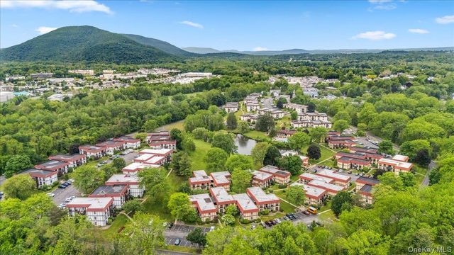 8 Loudon Drive 13, Fishkill, NY 12524