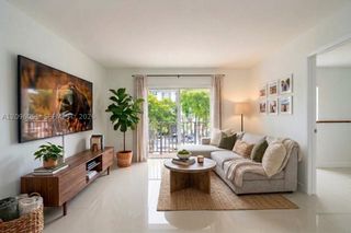 4709 NW 7th St 305-9, Miami, FL 33126