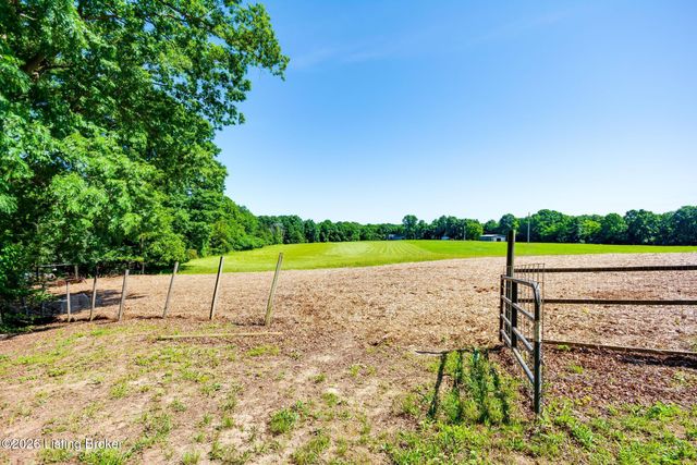 589 Wheeler Ln, Mt Washington, KY 40047