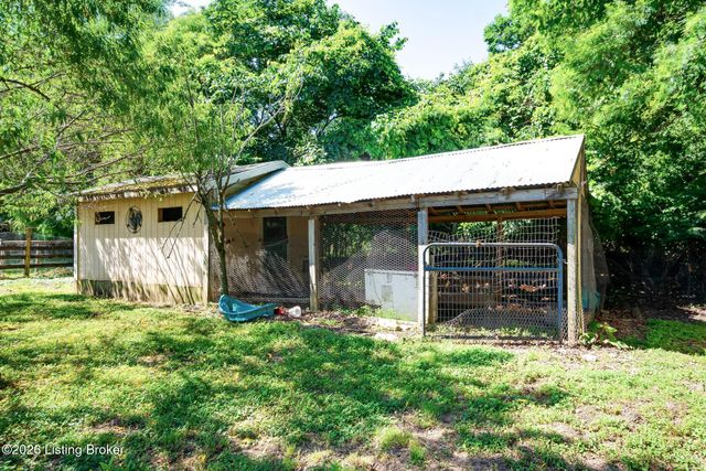 589 Wheeler Ln, Mt Washington, KY 40047