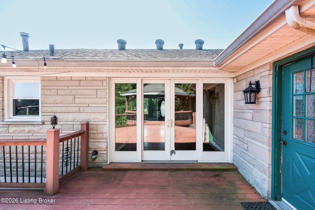 589 Wheeler Ln, Mt Washington, KY 40047