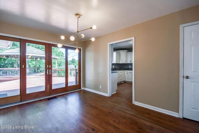 589 Wheeler Ln, Mt Washington, KY 40047