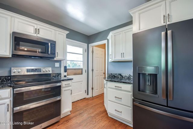 589 Wheeler Ln, Mt Washington, KY 40047