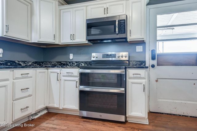 589 Wheeler Ln, Mt Washington, KY 40047