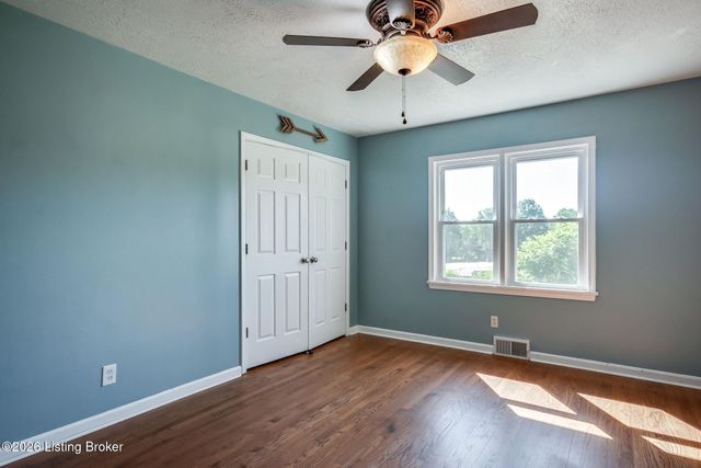 589 Wheeler Ln, Mt Washington, KY 40047