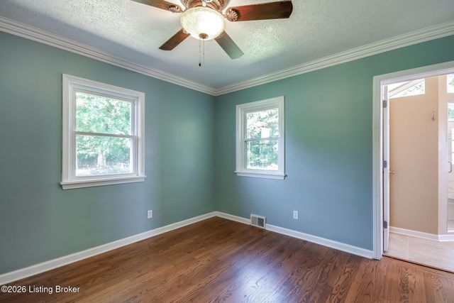 589 Wheeler Ln, Mt Washington, KY 40047