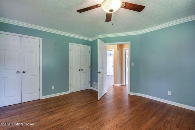 589 Wheeler Ln, Mt Washington, KY 40047