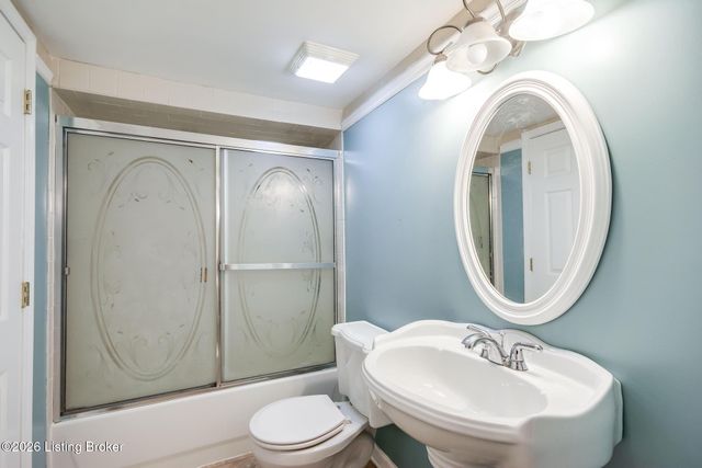 589 Wheeler Ln, Mt Washington, KY 40047