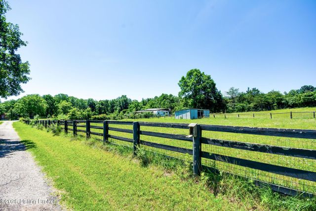 589 Wheeler Ln, Mt Washington, KY 40047