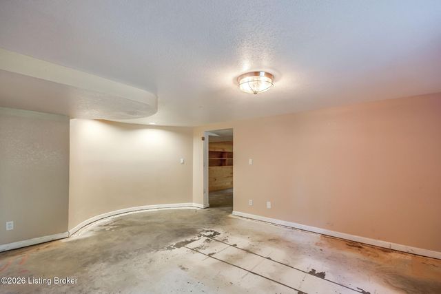 589 Wheeler Ln, Mt Washington, KY 40047