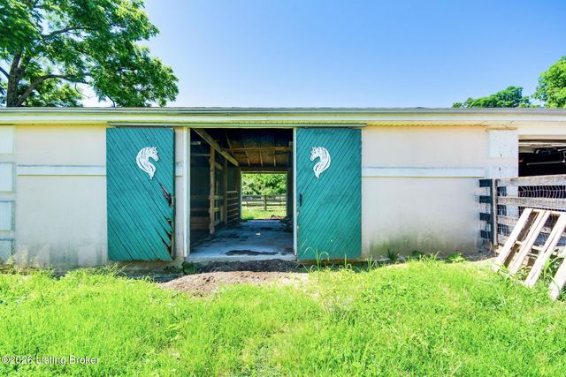 589 Wheeler Ln, Mt Washington, KY 40047