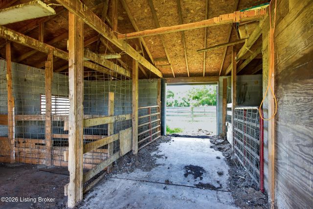 589 Wheeler Ln, Mt Washington, KY 40047