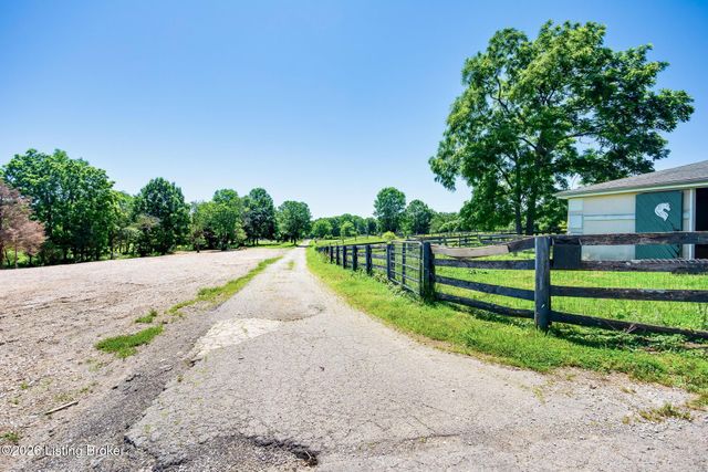 589 Wheeler Ln, Mt Washington, KY 40047