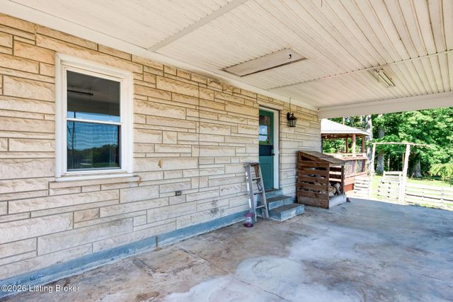 589 Wheeler Ln, Mt Washington, KY 40047