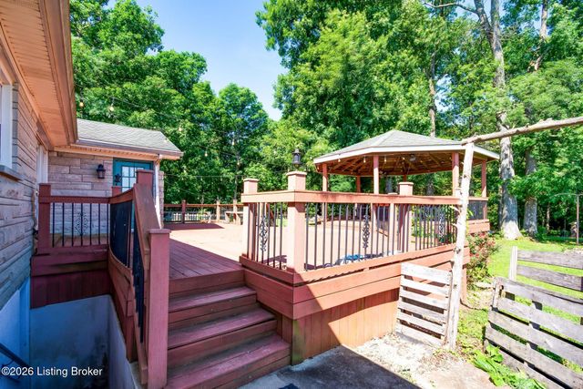 589 Wheeler Ln, Mt Washington, KY 40047