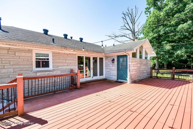 589 Wheeler Ln, Mt Washington, KY 40047