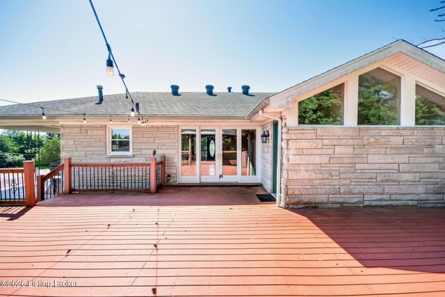 589 Wheeler Ln, Mt Washington, KY 40047