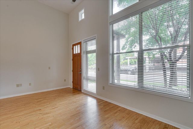 852 E 8th Street, Chattanooga, TN 37403