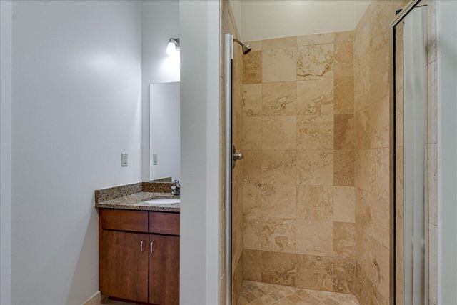 852 E 8th Street, Chattanooga, TN 37403