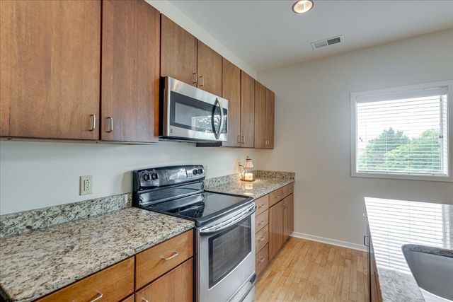 852 E 8th Street, Chattanooga, TN 37403