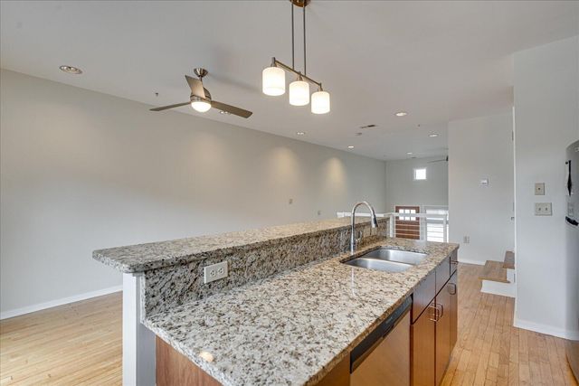 852 E 8th Street, Chattanooga, TN 37403