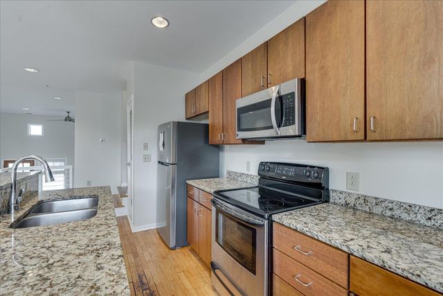 852 E 8th Street, Chattanooga, TN 37403