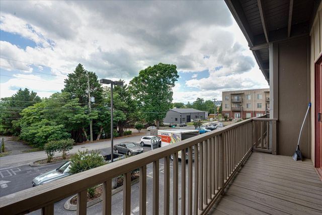 852 E 8th Street, Chattanooga, TN 37403
