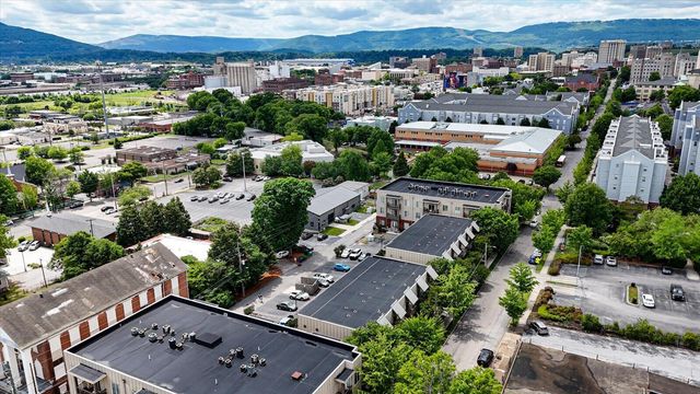 852 E 8th Street, Chattanooga, TN 37403