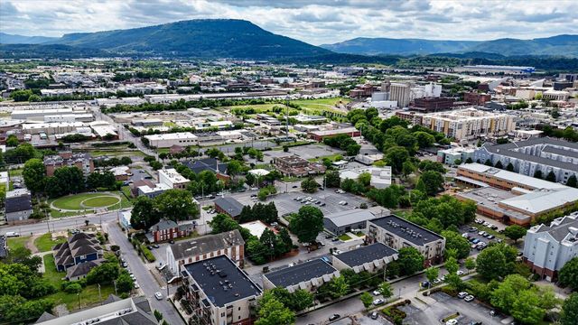 852 E 8th Street, Chattanooga, TN 37403