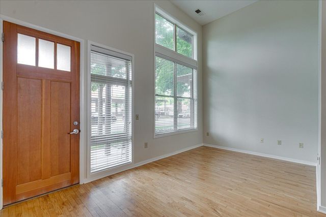852 E 8th Street, Chattanooga, TN 37403