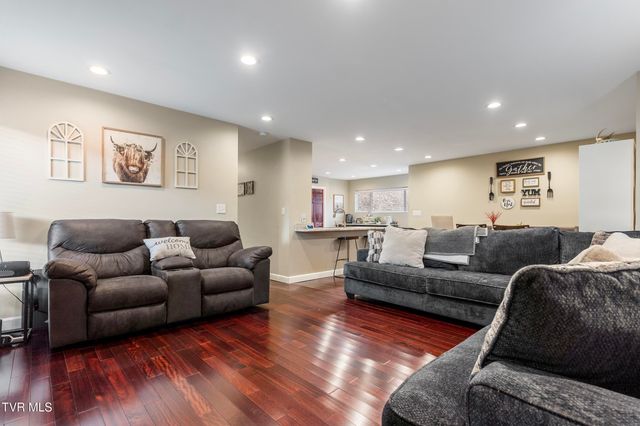 720 Northwest Ridge Avenue, Norton, VA 24273