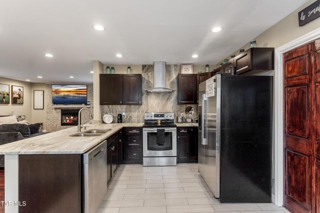 720 Northwest Ridge Avenue, Norton, VA 24273