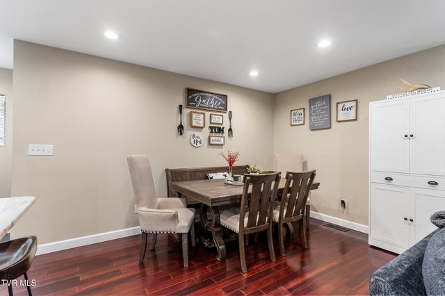 720 Northwest Ridge Avenue, Norton, VA 24273