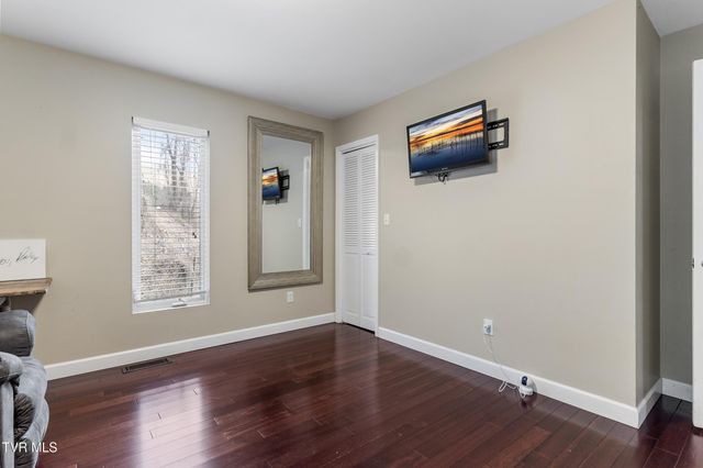720 Northwest Ridge Avenue, Norton, VA 24273