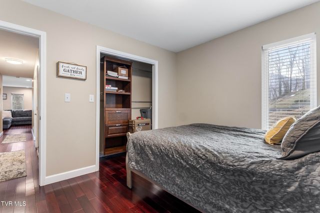 720 Northwest Ridge Avenue, Norton, VA 24273