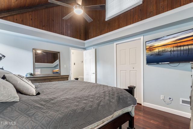 720 Northwest Ridge Avenue, Norton, VA 24273