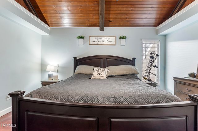 720 Northwest Ridge Avenue, Norton, VA 24273